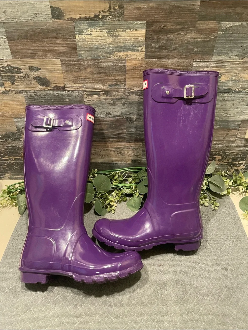 Hunter Original Gloss Purple Rain Boots Size 7 Women's